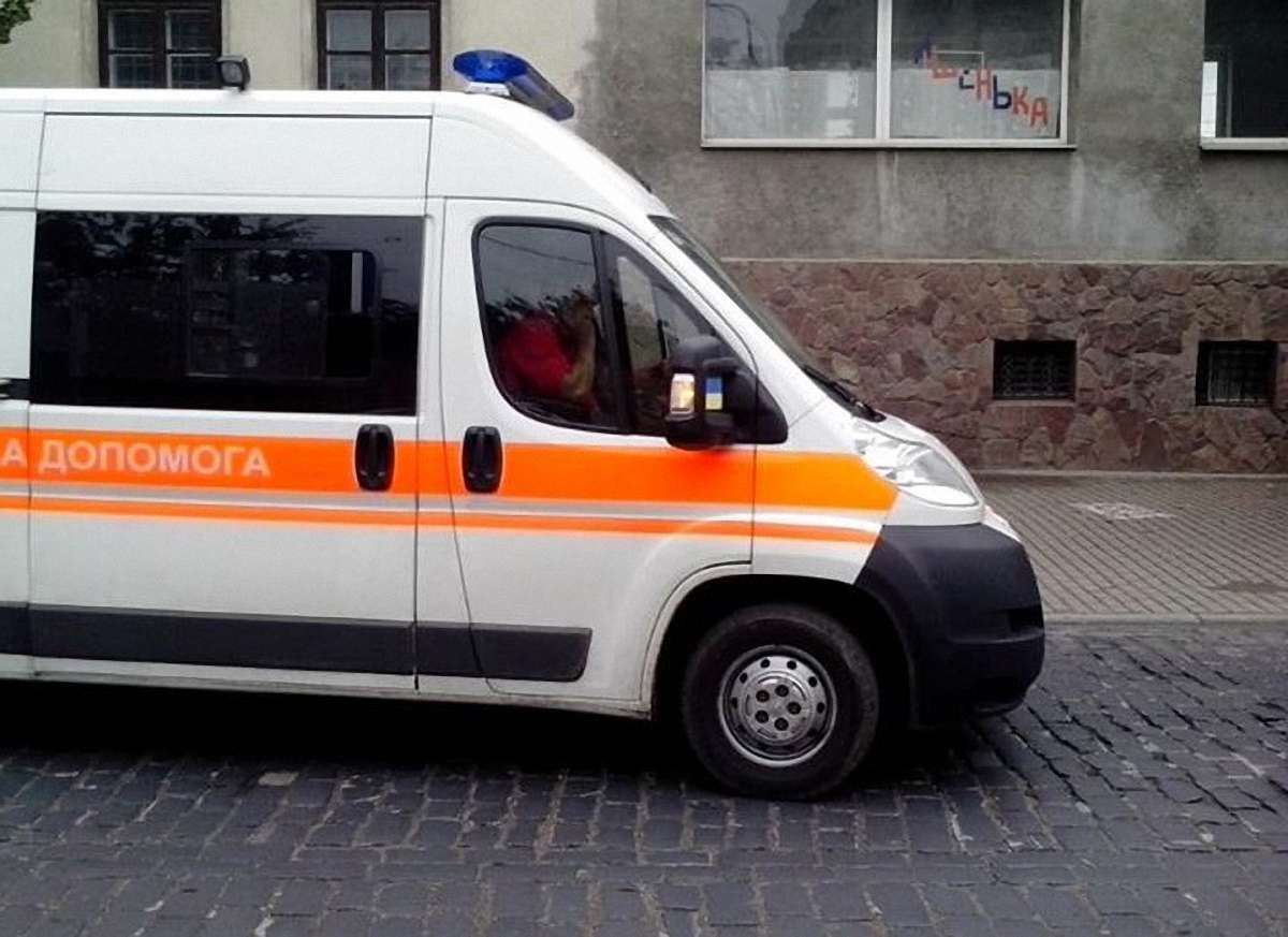 Мікроавтобус збив двох жінок з дітьми на тротуарі у Львові