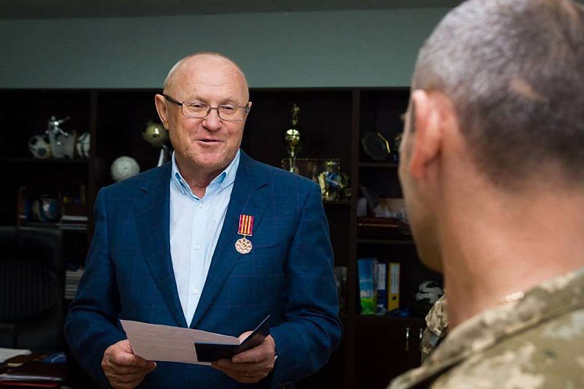 Начальник Генштабу ЗСУ нагородив екс-голову Запорізької облради, який розганяв Євромайдан