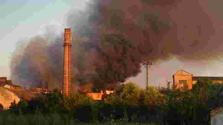 У Ходорові загорілися цехи старого цукрового заводу