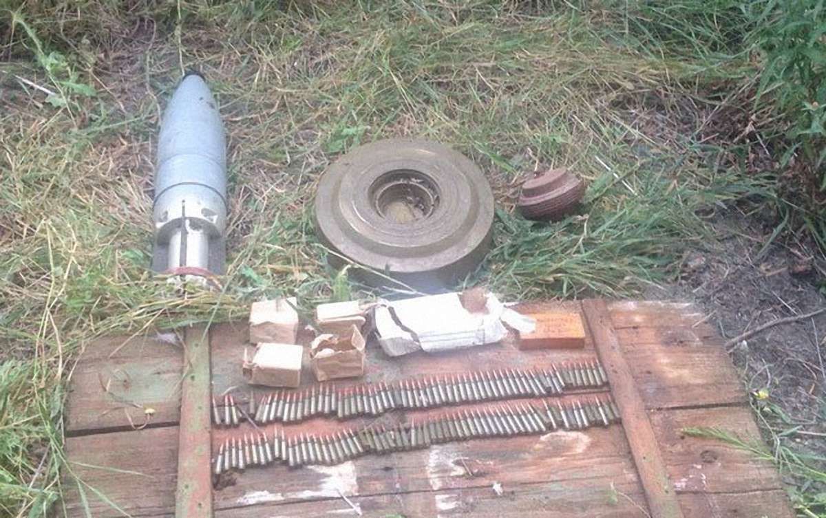 СБУ викрила схованку вибухівки, якою бойовики хотіли підірвати автошлях Сєвєродонецьк-Попасна
