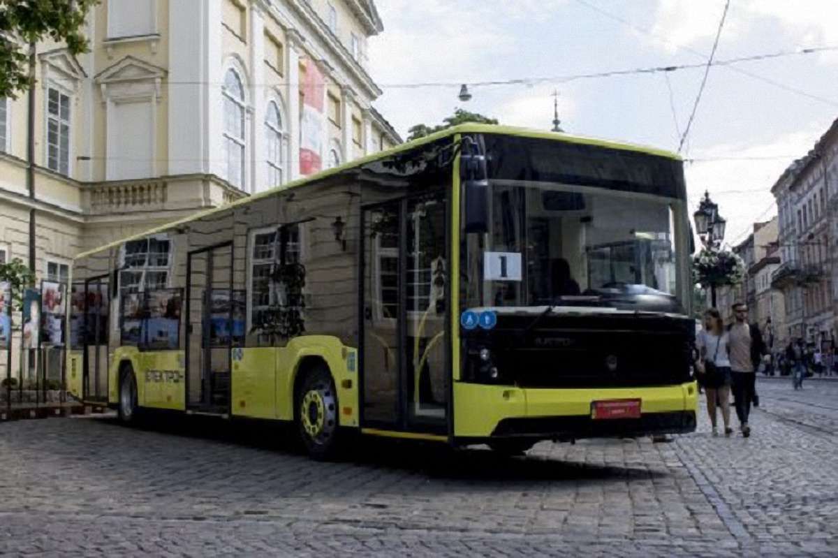 На міських маршрутах Львова курсують три нові «електронівські» автобуси