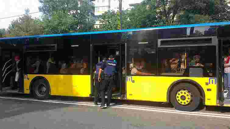 Учасників хресної ходи з Почаєва пересадили на автобуси «Київпастрансу»