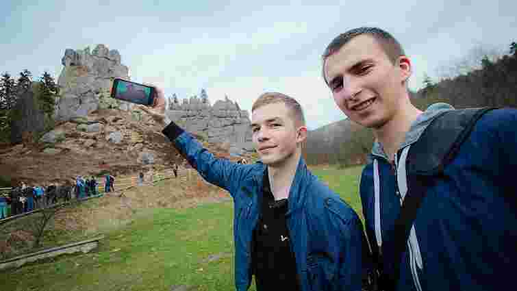 Львівські студенти розробили додаток для відтворення вигляду дерев'яної фортеці у Тустані