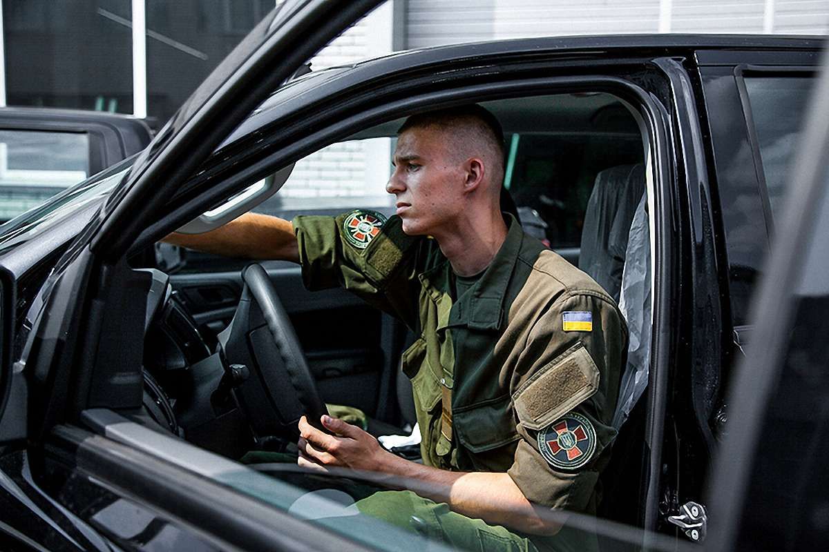 Нацгвардія отримала 13 автомобілів від агентства міноборони США