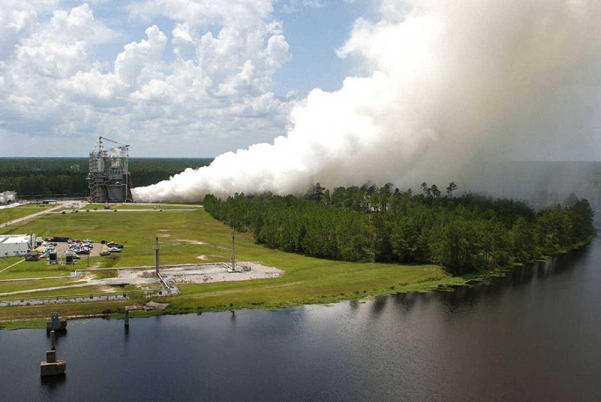 NASA повідомило про успішне випробування ракетного двигуна для польоту на Марс