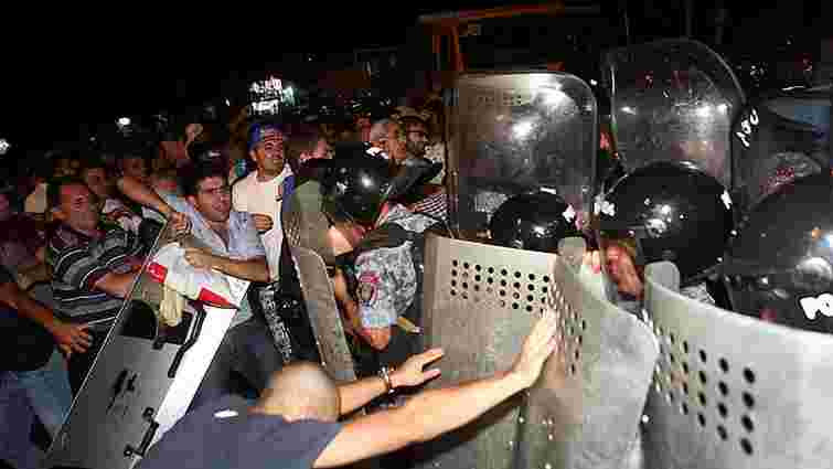 Спецслужби Вірменії оголосили ультиматум загарбникам посту поліції у Єревані