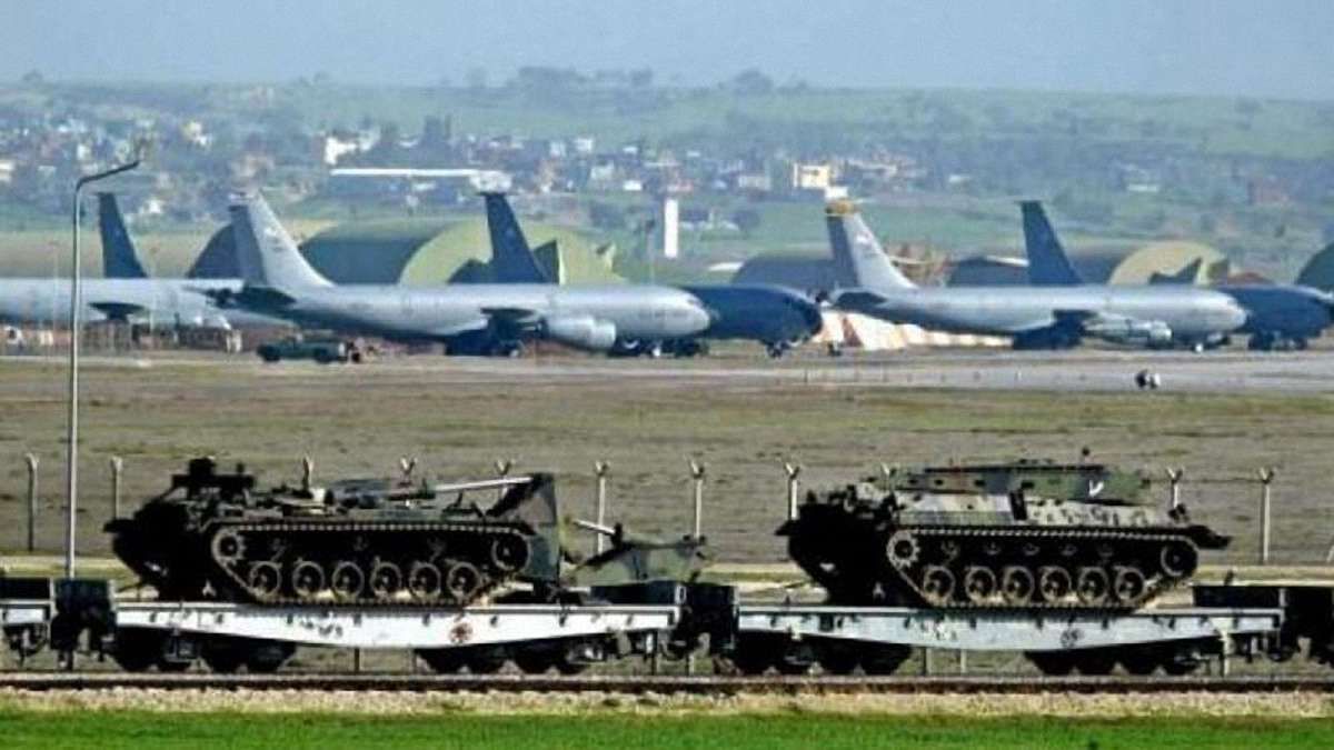 Турецькі спецслужби заблокували військову базу США Інджирлік