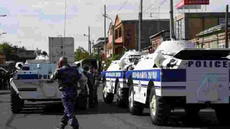 Озброєні люди, які захопили поліцейський відділок в Єревані, здалися владі