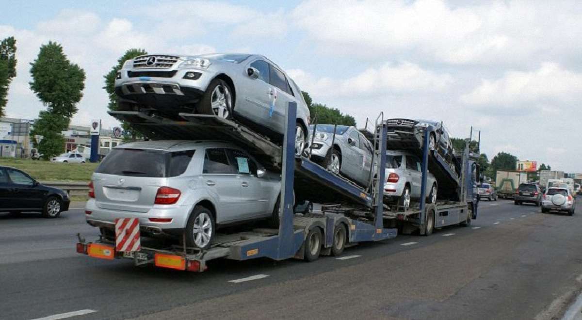 В Україні набув чинності закон про зниження акцизів на вживані автомобілі