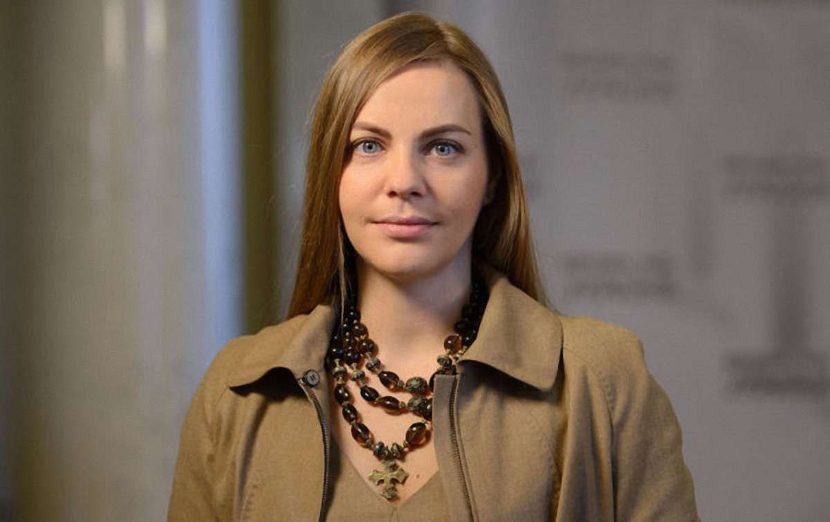 Нардеп відмовилася від послуг помічника, який став адвокатом Олександра Єфремова