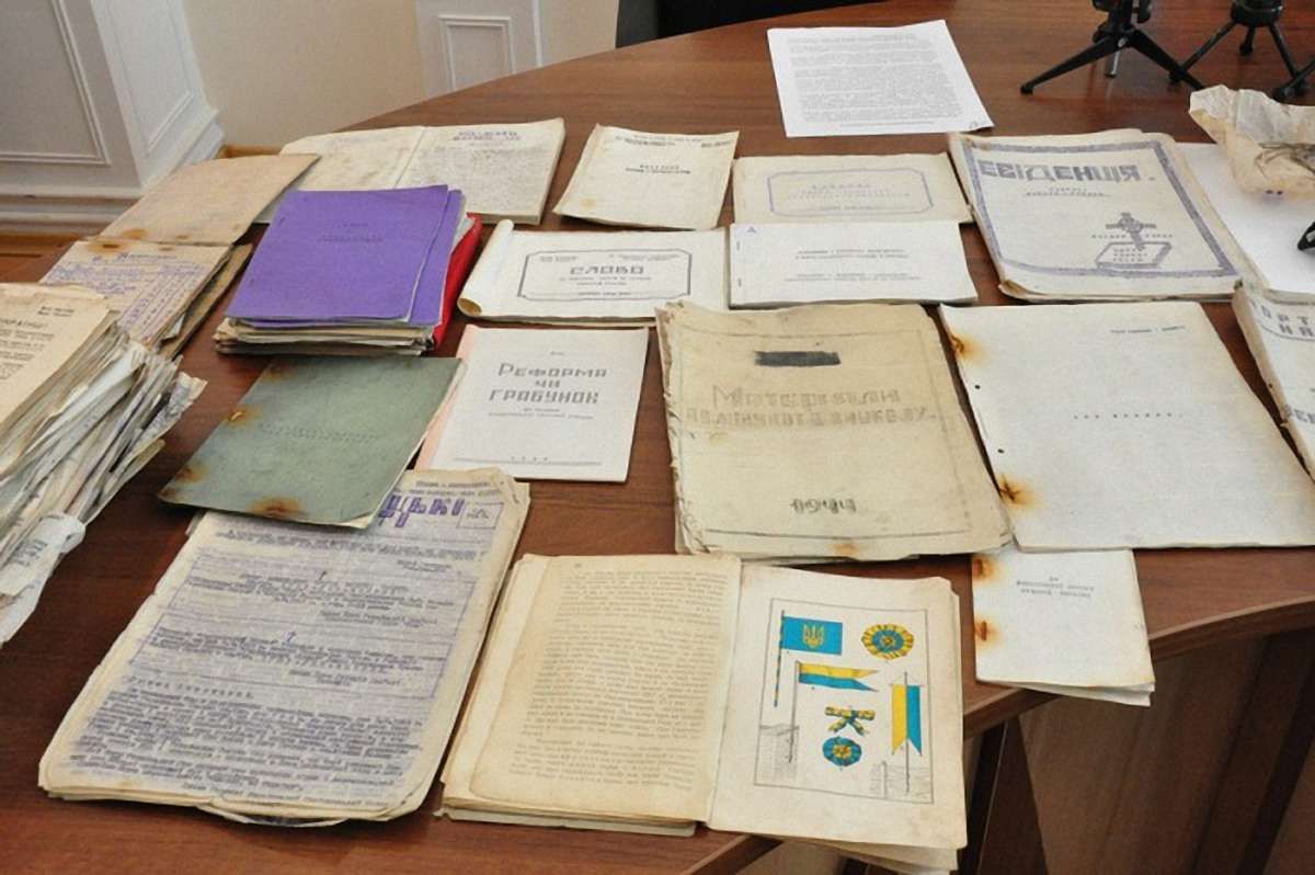 У Чернівцях у «чорних археологів» вилучили архів УПА