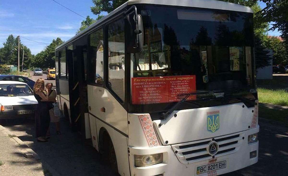 Роботу двох експериментальних автобусних маршрутів у Львові продовжили до кінця вересня