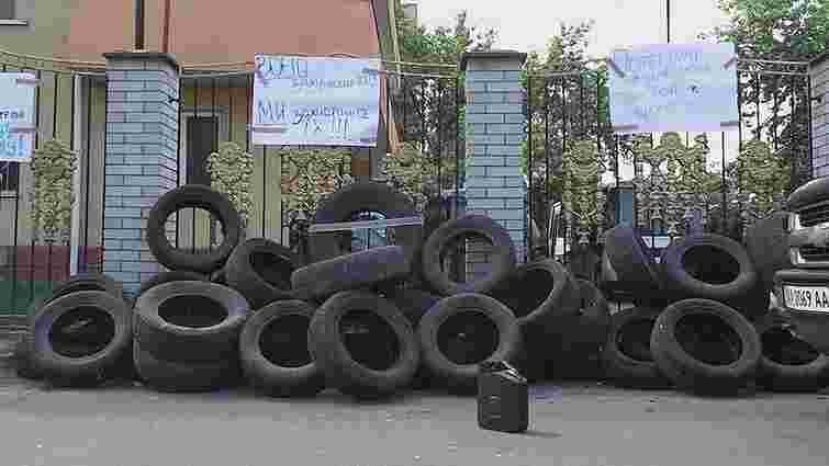 У Києві добровольці АТО заблокували суд, де розглядають справу скандальної роти «Торнадо»