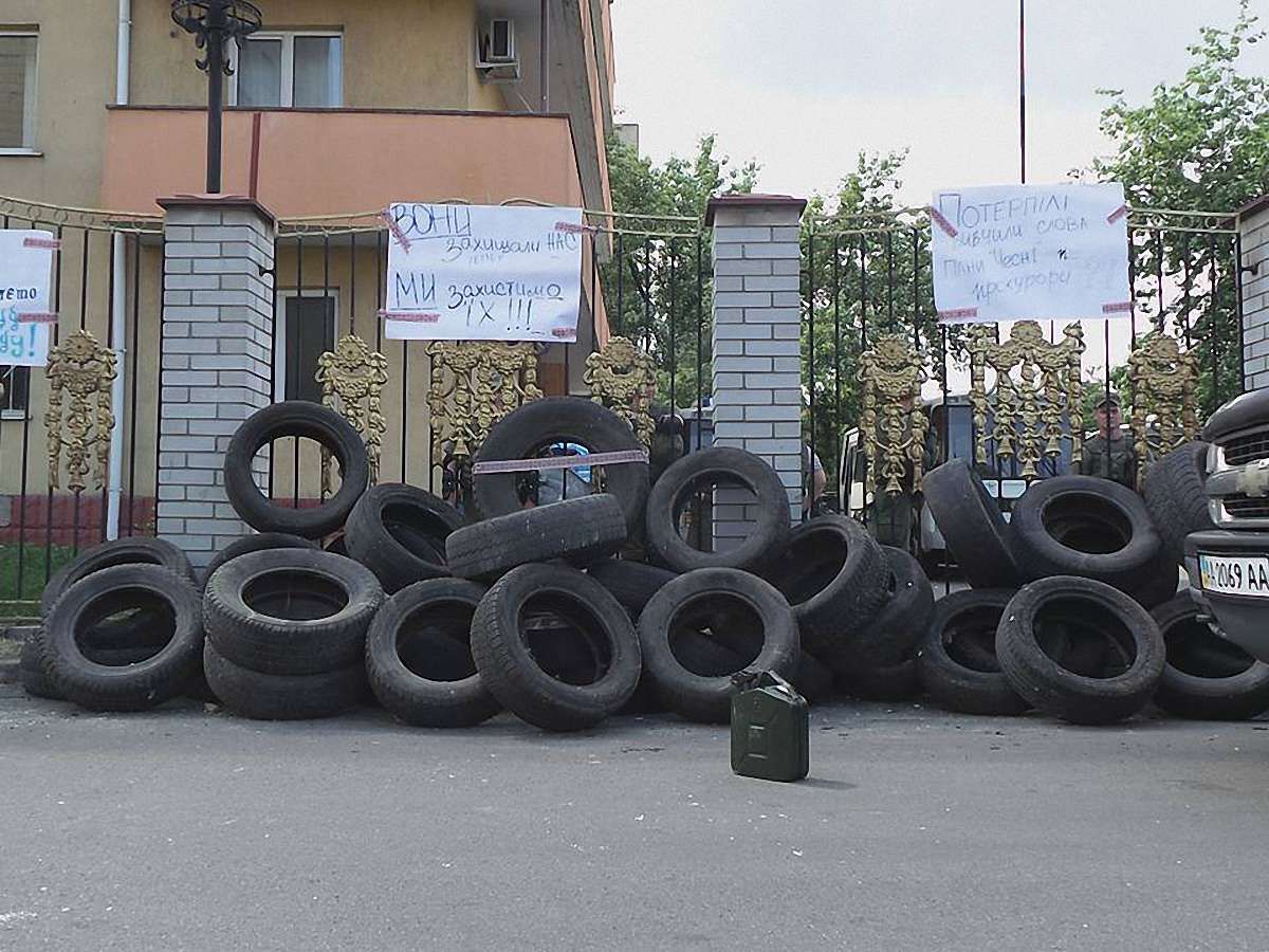 У Києві добровольці АТО заблокували суд, де розглядають справу скандальної роти «Торнадо»
