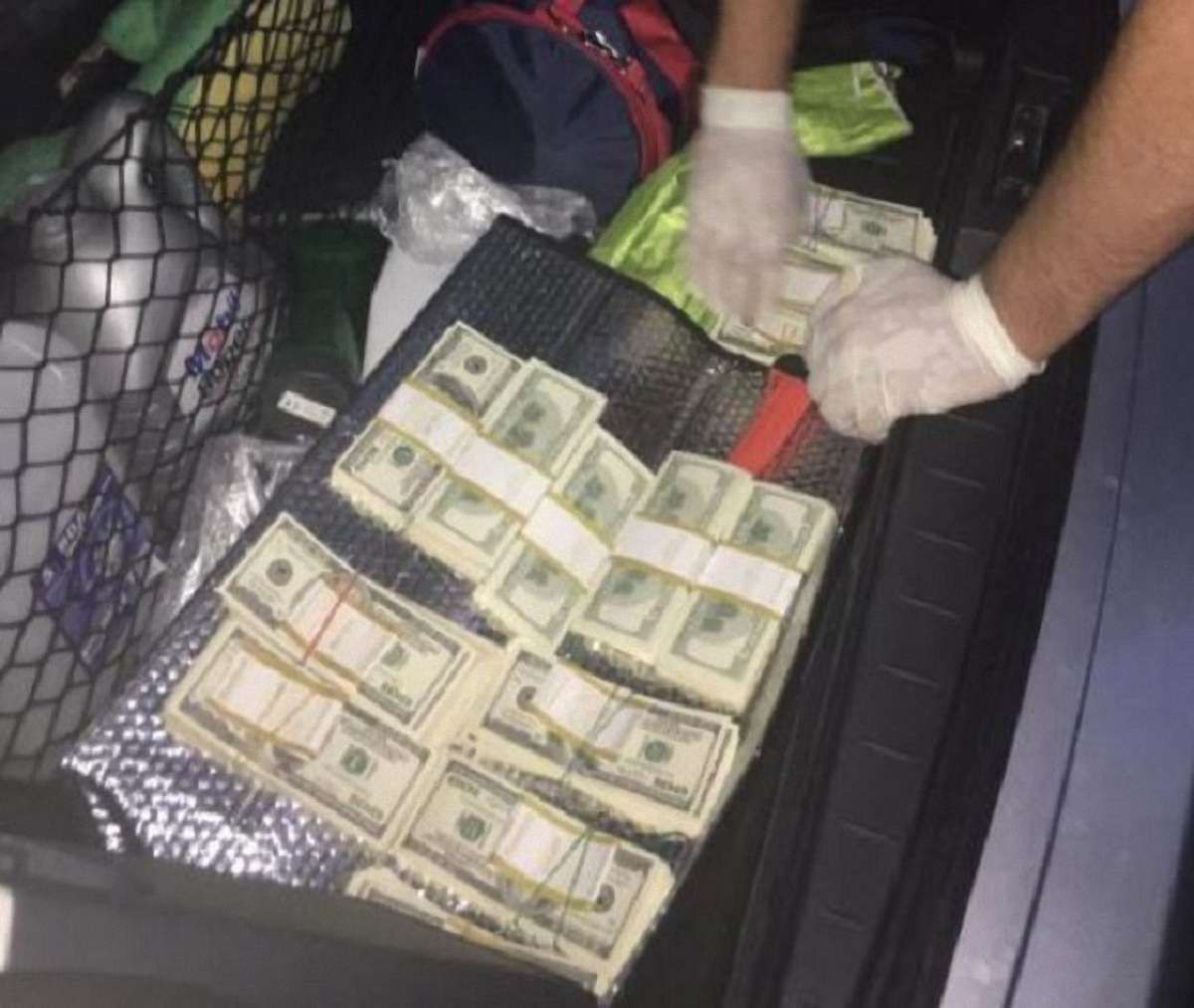 Чиновницю Мінагрополітики затримали на хабарі у $150 тис.