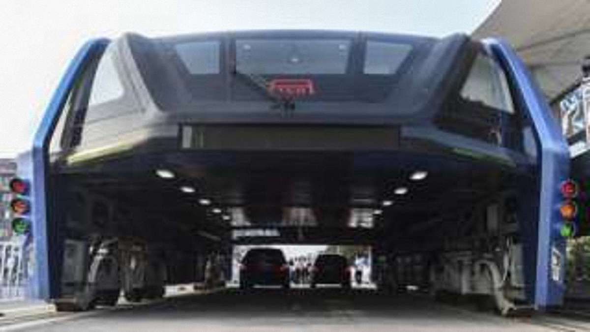 В Китаї запустили «автобус майбутнього»