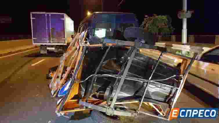 В Києві п’яний водій вантажівки смертельно травмував дорожного працівника на робочому місці