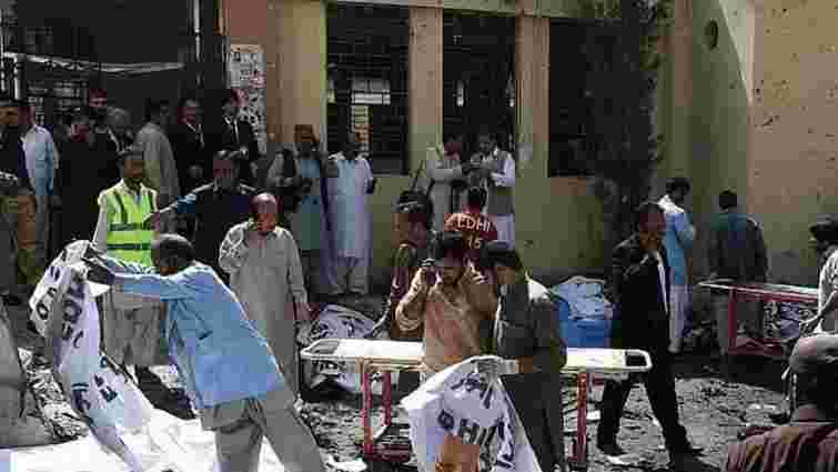 Внаслідок вибуху в лікарні на північному заході Пакистану загинули близько 50 людей