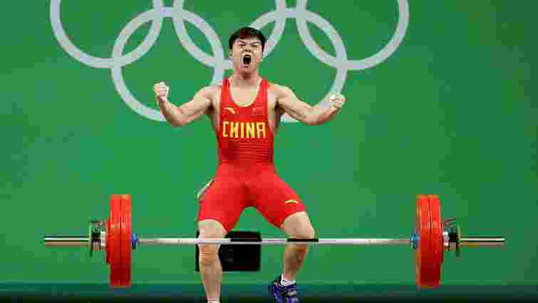 Китайський штангіст встановив новий світовий рекорд на Олімпіаді-2016