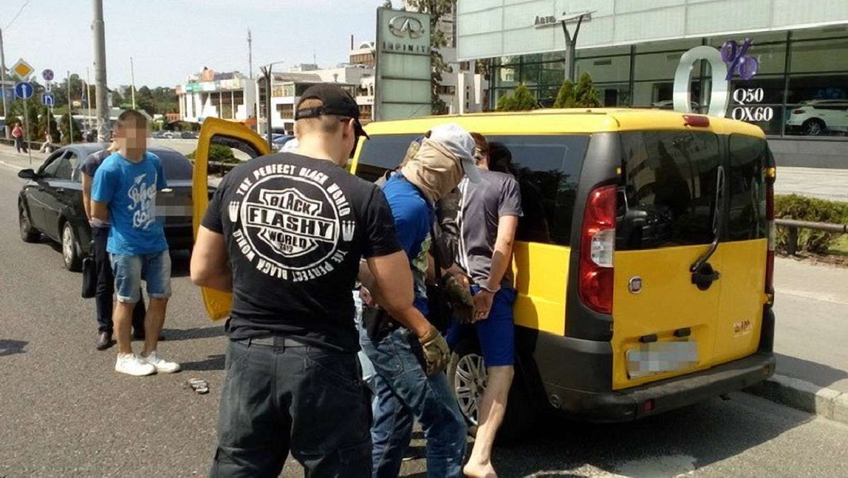 У Києві затримали нацгвардійця під час продажу наркотиків