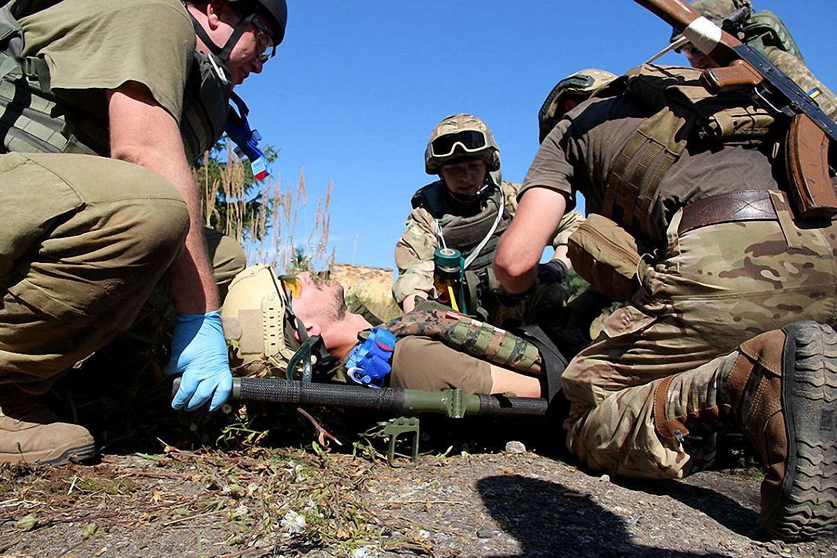 На Яворівському полігоні випустили перших інструкторів з тактичної медицини 