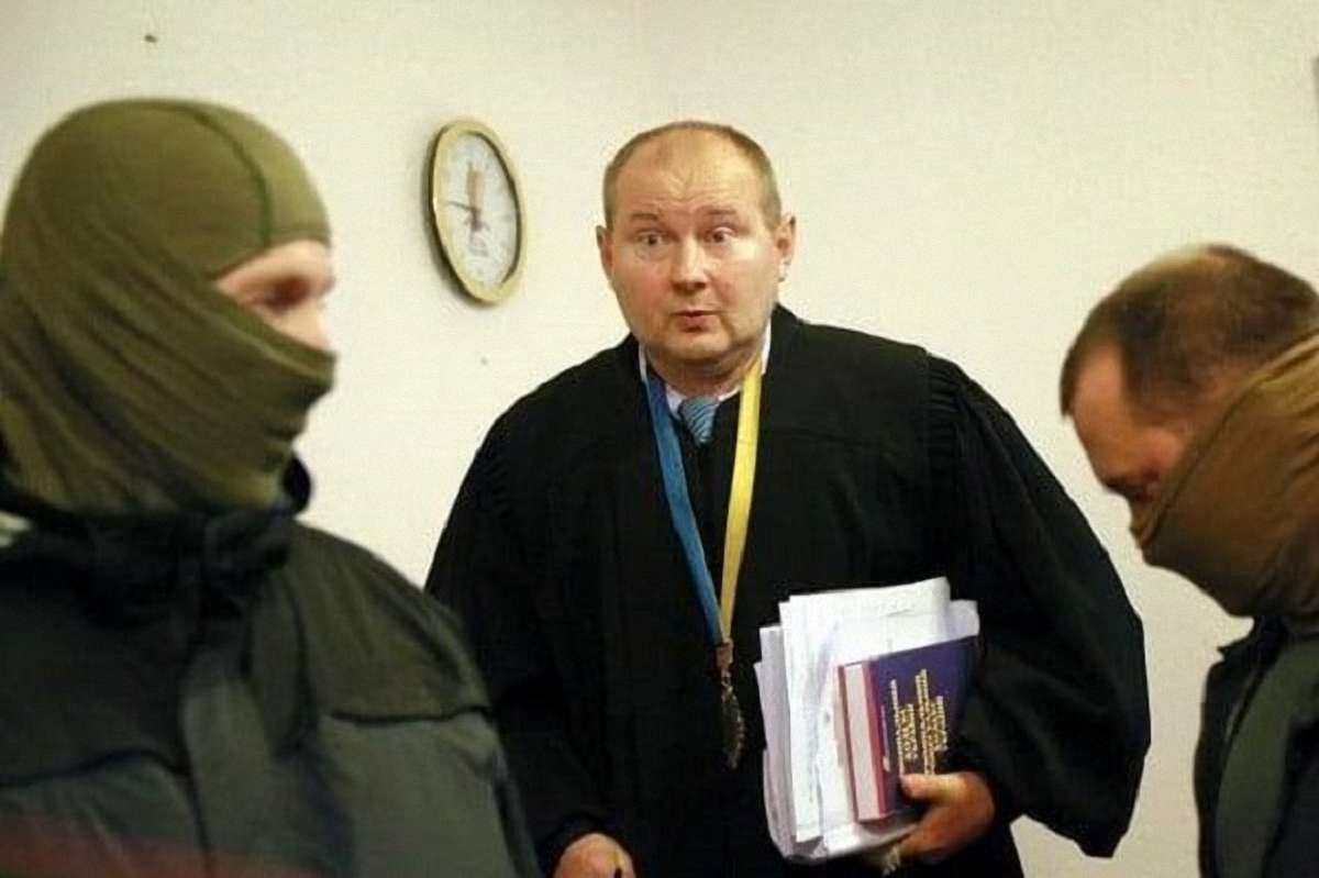 Викритий на хабарі суддя Дніпровського райсуду Києва вів справи проти учасників Євромайдану
