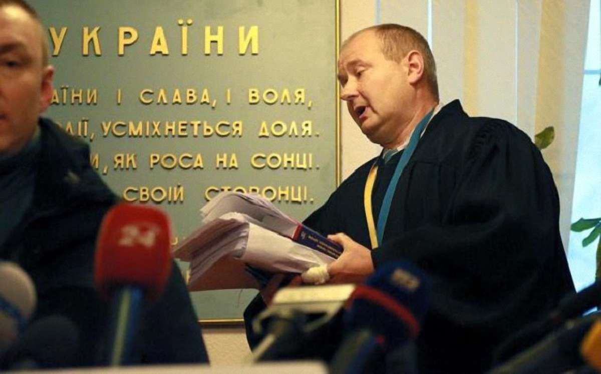 ВРУ проситимуть провести позачергове засідання для позбавлення Чауса суддівського імунітету