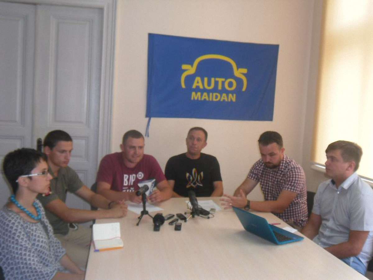 У Тернополі громадські активісти масово вийшли з атестаційних комісій поліції