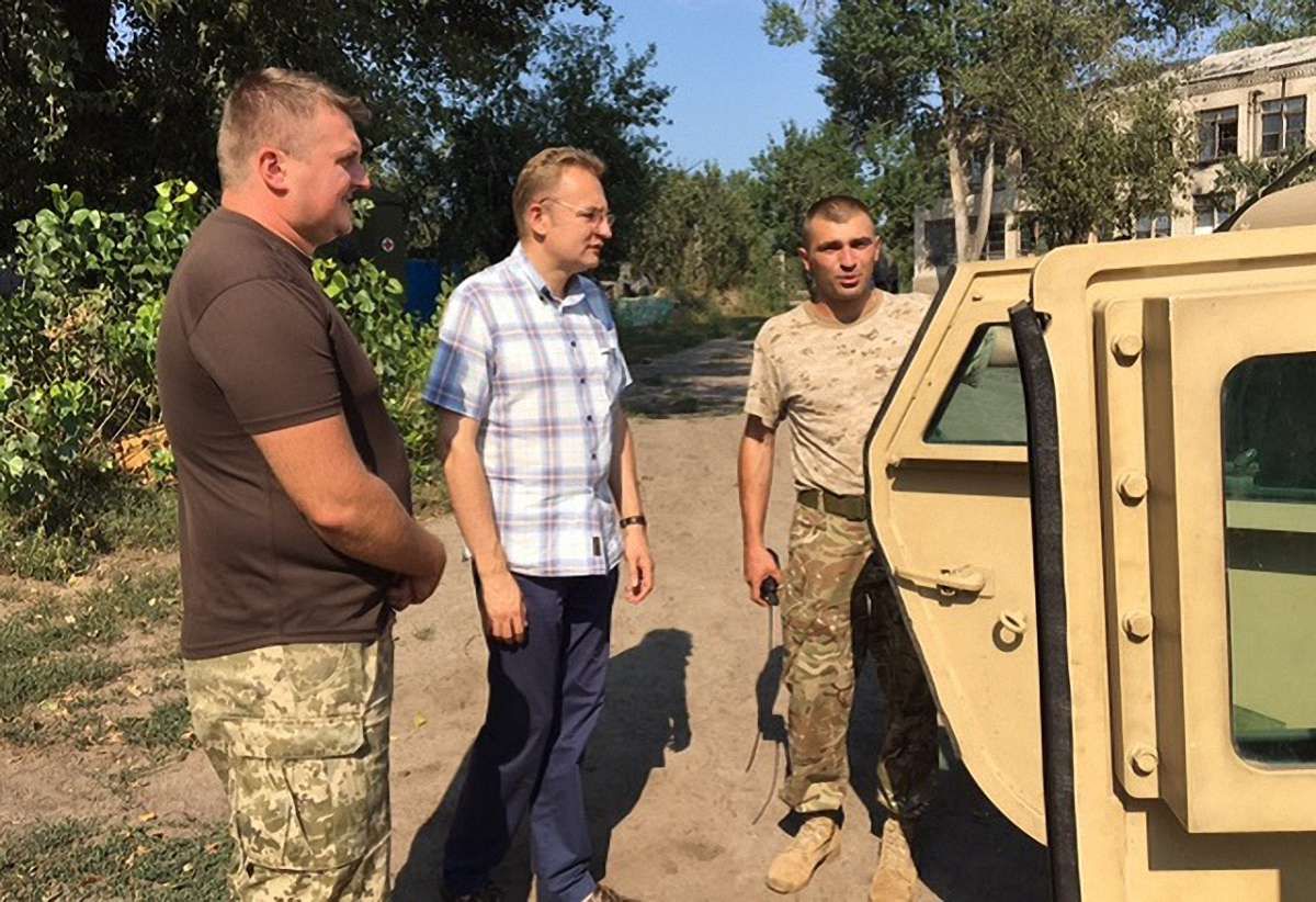 Мер Львова особисто супроводжував  у зону АТО вантаж для військових
