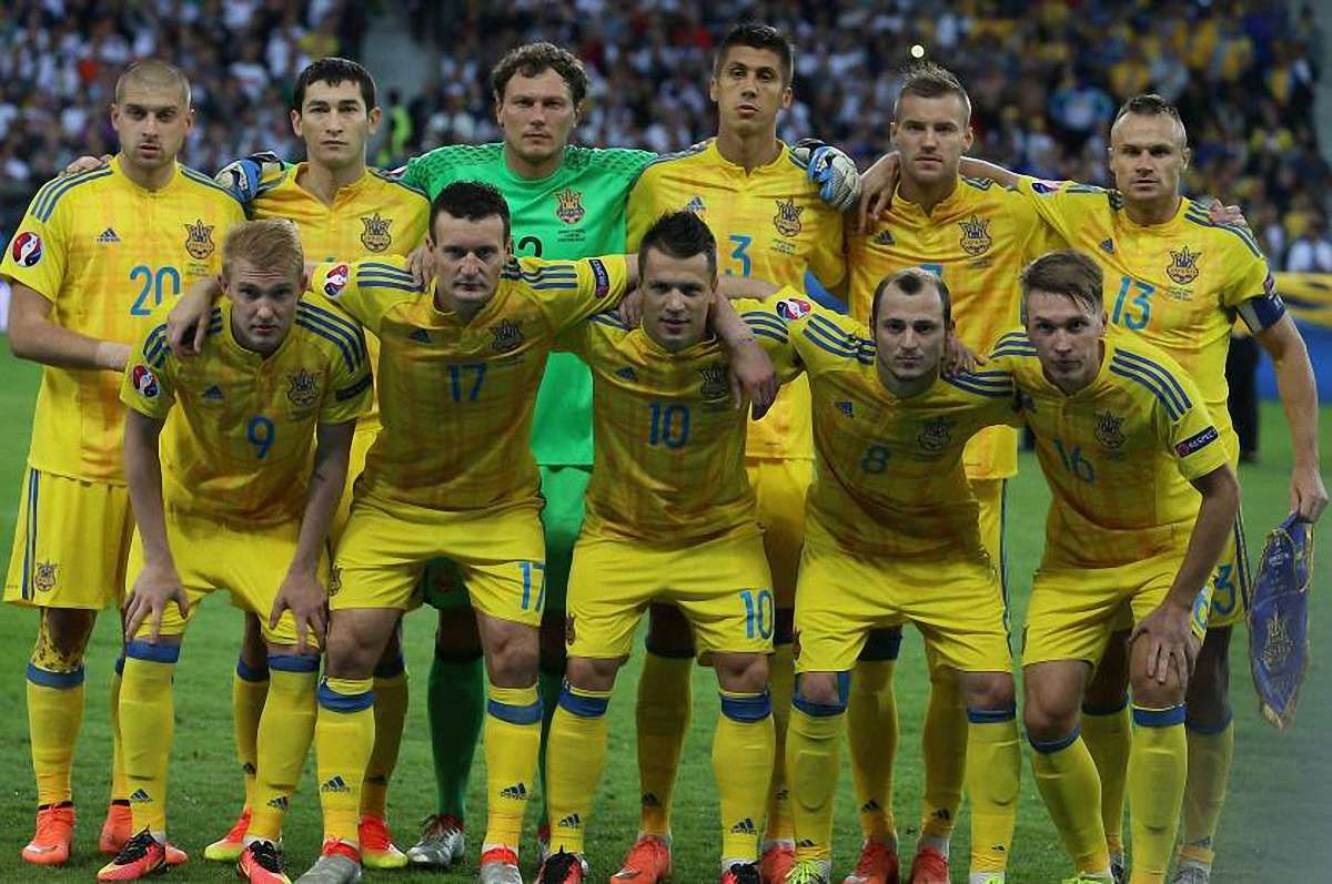 Збірна України залишилась у топ-30 рейтингу ФІФА