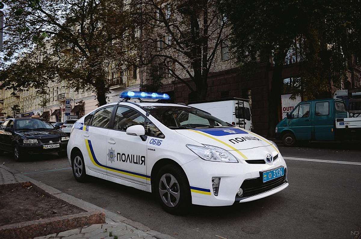 Поліція анонсувала масові перевірки на дорогах для пошуку крадених авто