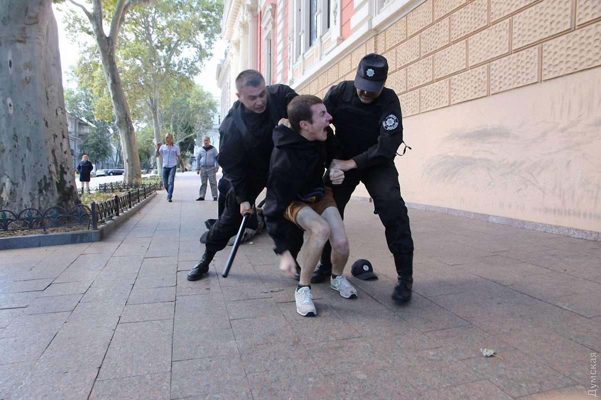В Одесі на забороненому судом «Марші рівності» затримали 20 людей