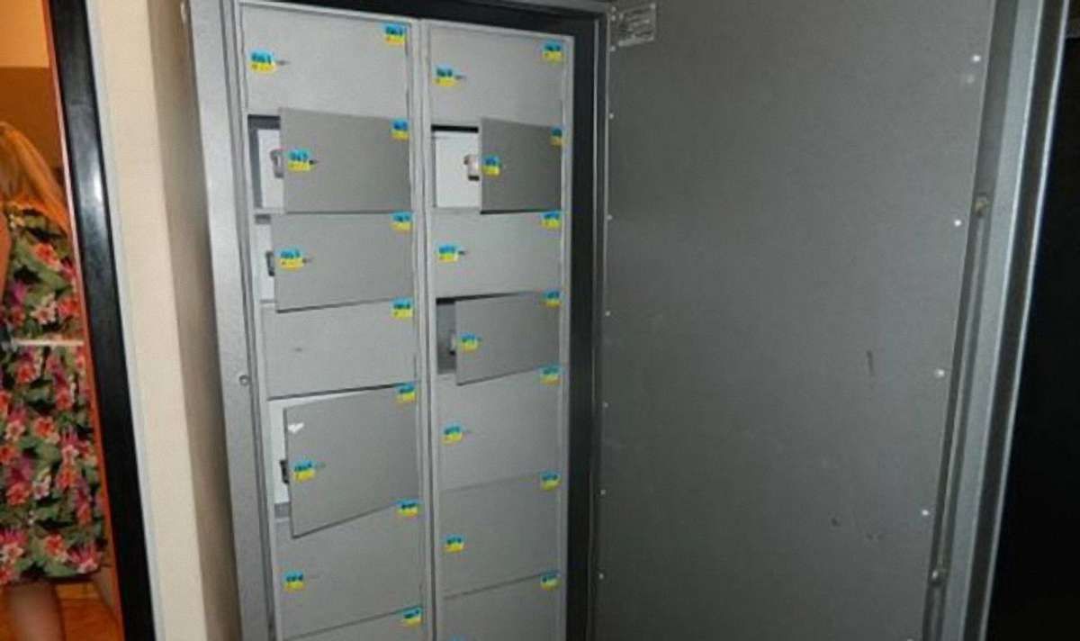 У Києві з банківської скриньки викрали понад $250 тис. і 3 кг золота