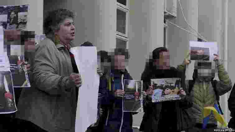 Українській активістці в Криму вручили підписку про невиїзд