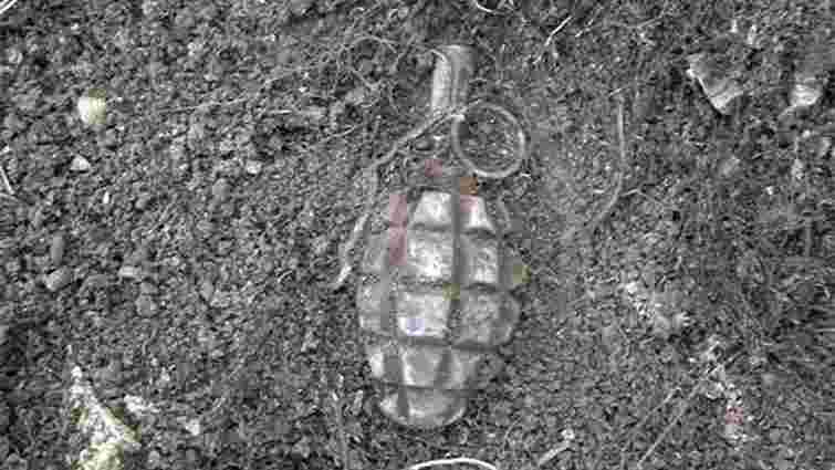 Під час ремонту вулиці у Львові знайшли ручну гранату