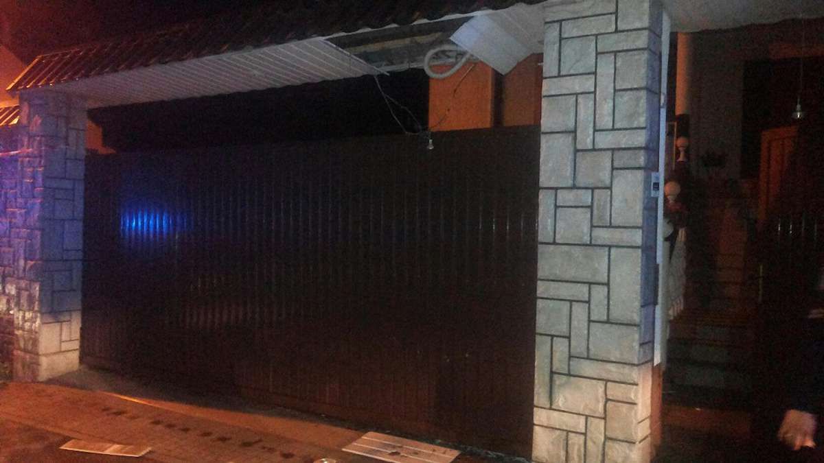 Вночі невідомі кинули гранату на подвір’я львівського підприємця