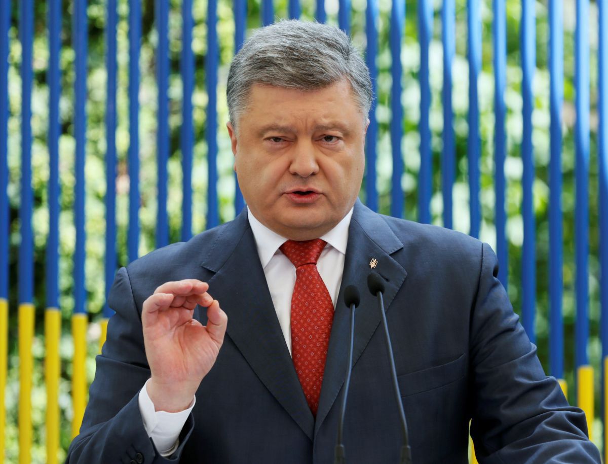 Порошенко заявив про мобілізацію та воєнний стан у разі загострення на Донбасі 
