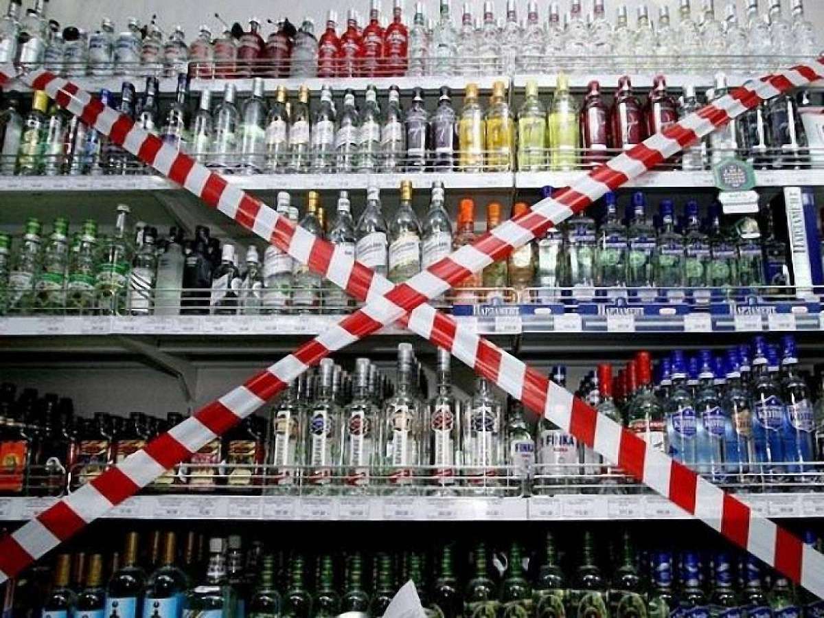 Підприємця на Львівщині позбавили ліцензії за продаж алкоголю неповнолітнім