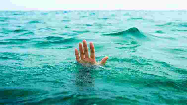 На озері Задорожнє втопився 19-річний хлопець