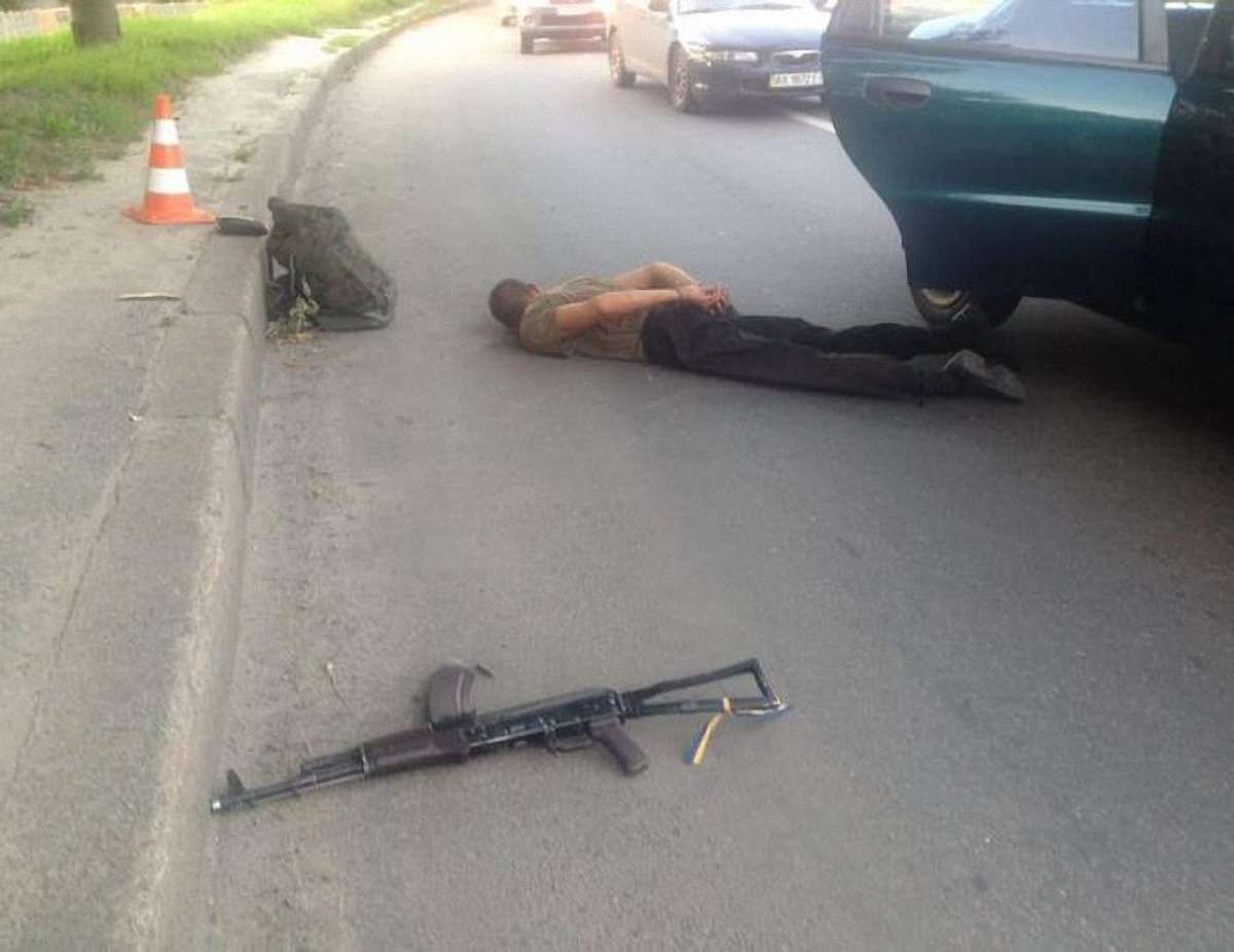 У Харкові військовий вистрілив з автомата у таксі