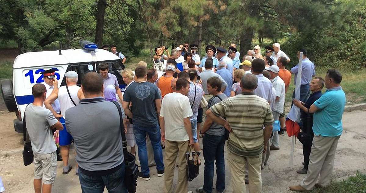 В окупованому Сімферополі поліція розігнала мітинг «Обманутий Крим»