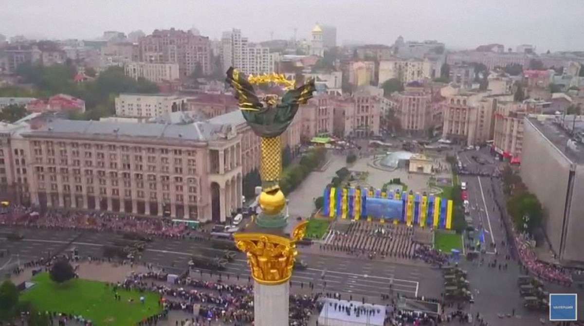В Києві з нагоди Дня Незалежності України пройшов військовий парад (фото, відео)