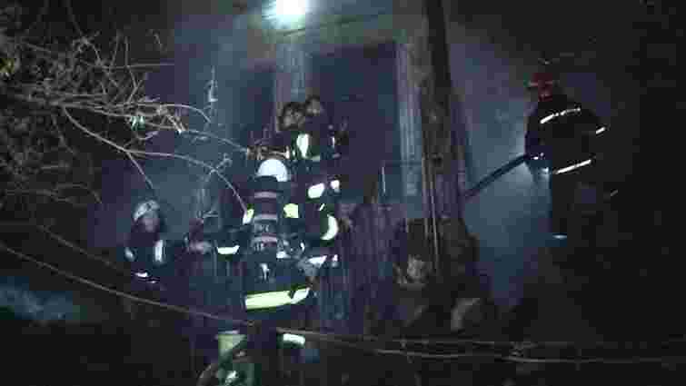Вночі у Львові в пожежах загинули двоє чоловіків, жінка в реанімації