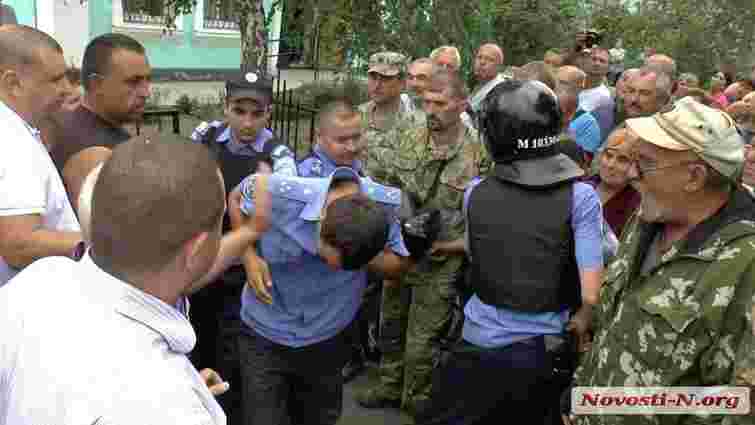 На Миколаївщині за підозрою у жорстокому побитті затримали трьох поліцейських