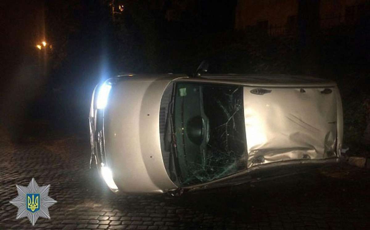 В Ужгороді п'яний прикордонник скоїв ДТП, тікаючи від поліції
