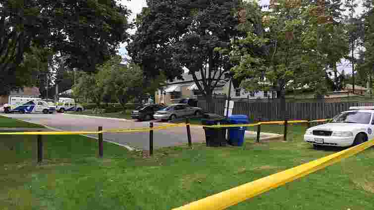 У Торонто серед білого дня трьох людей застрелили з арбалету