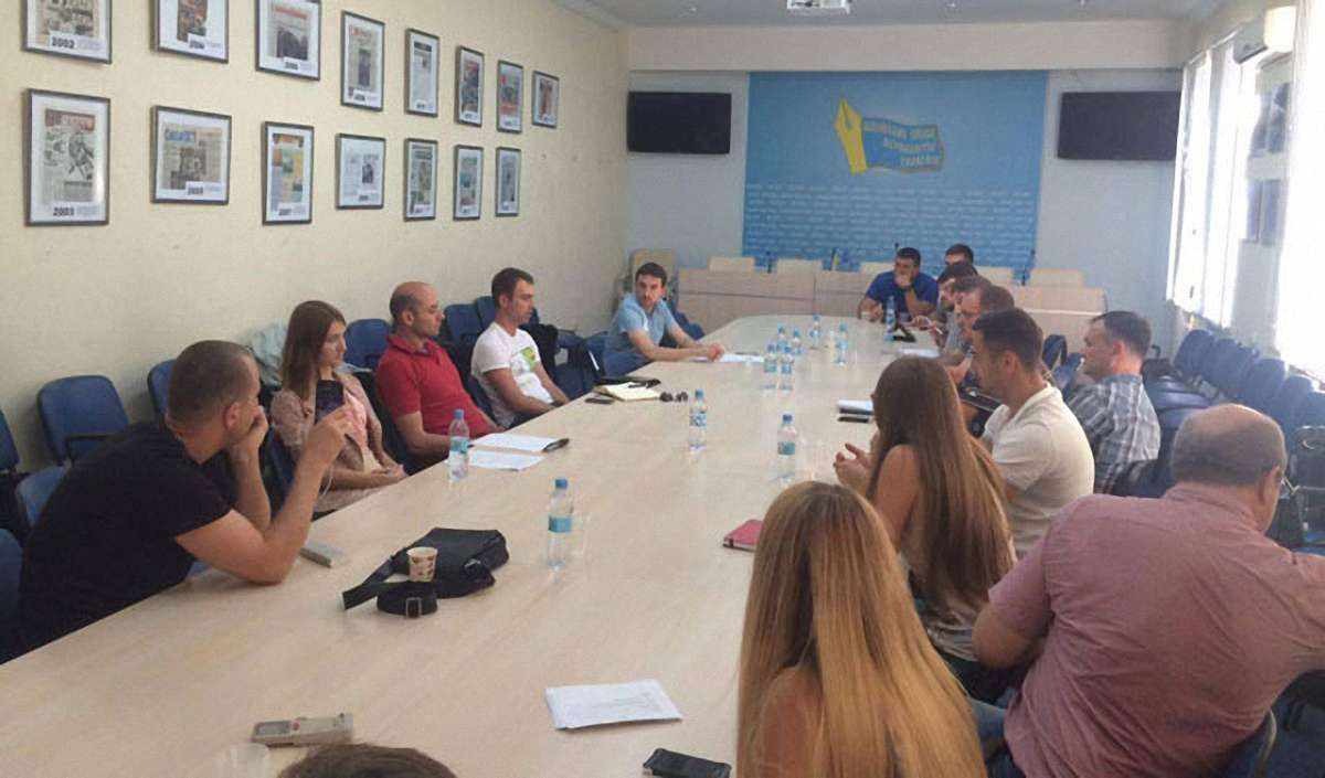 Переселенці долучаються до роботи над законами про житло і підприємництво