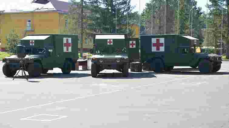Збройні сили США передали Україні 5 автомобілів медичної евакуації