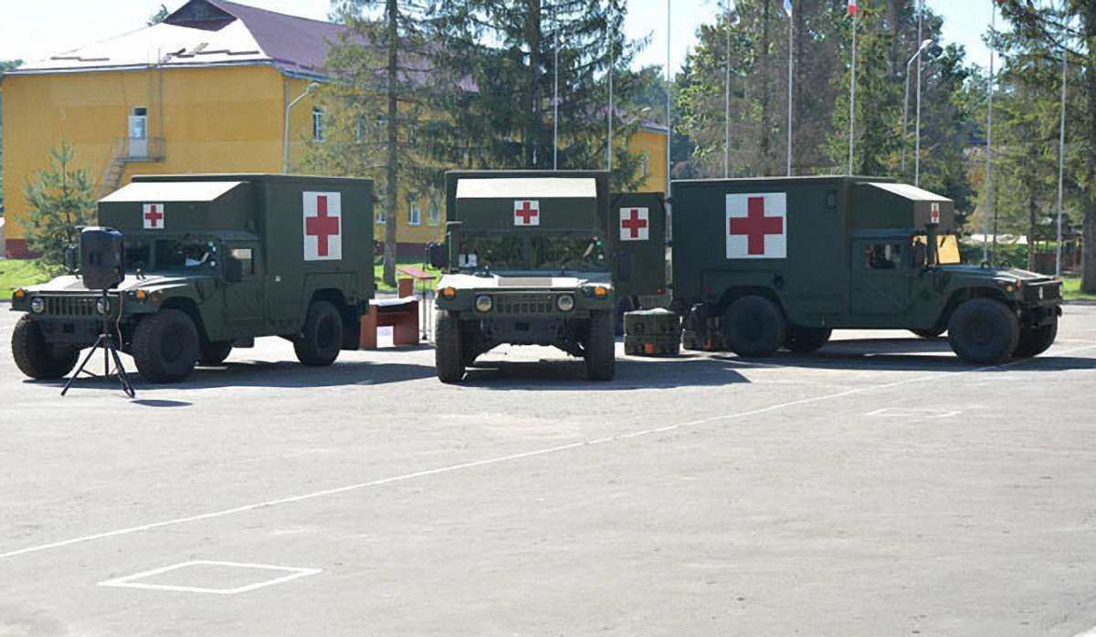 Збройні сили США передали Україні 5 автомобілів медичної евакуації