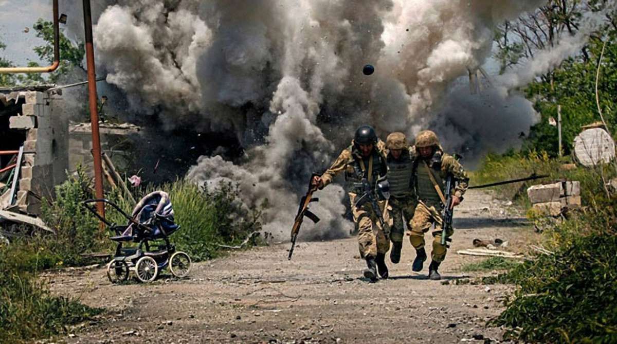 Міноборони звільнило фотографа Муравського через скандал з його постановочними знімками